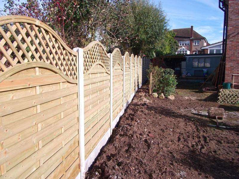 C Ds Fencing & Garden Buildings | Hanging Garden Nurseries, Ongar Rd, Writtle, Chelmsford CM1 3NT, UK | Phone: 01245 422316