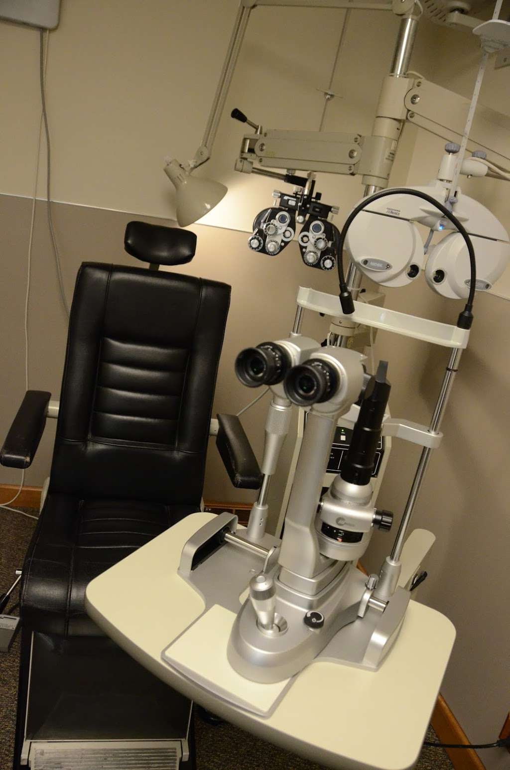 Combs EyeCare & EyeWear | 504 Hillgrove Ave, Western Springs, IL 60558, USA | Phone: (708) 286-1100