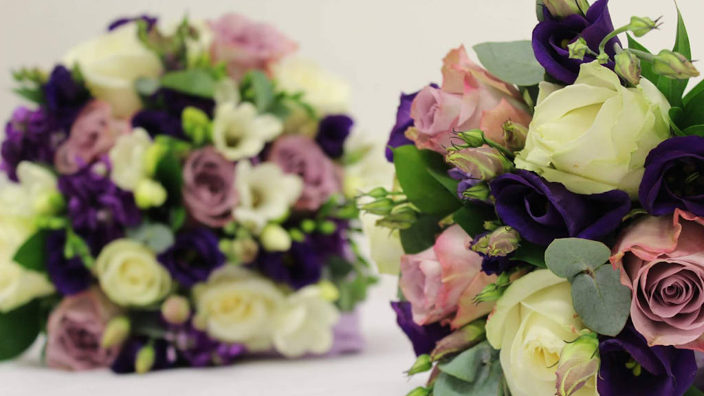 Arranged Flowers | 9 York Parade, Tonbridge TN10 3NP, UK | Phone: (017) 323-61555