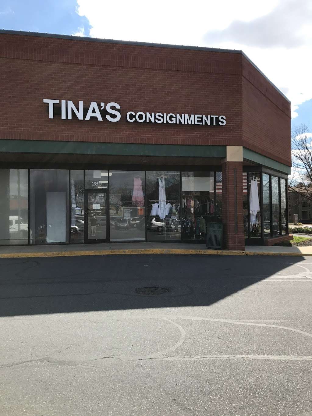 Tinas Consignments | 289 Muddy Branch Rd, Gaithersburg, MD 20878, USA | Phone: (301) 921-9220