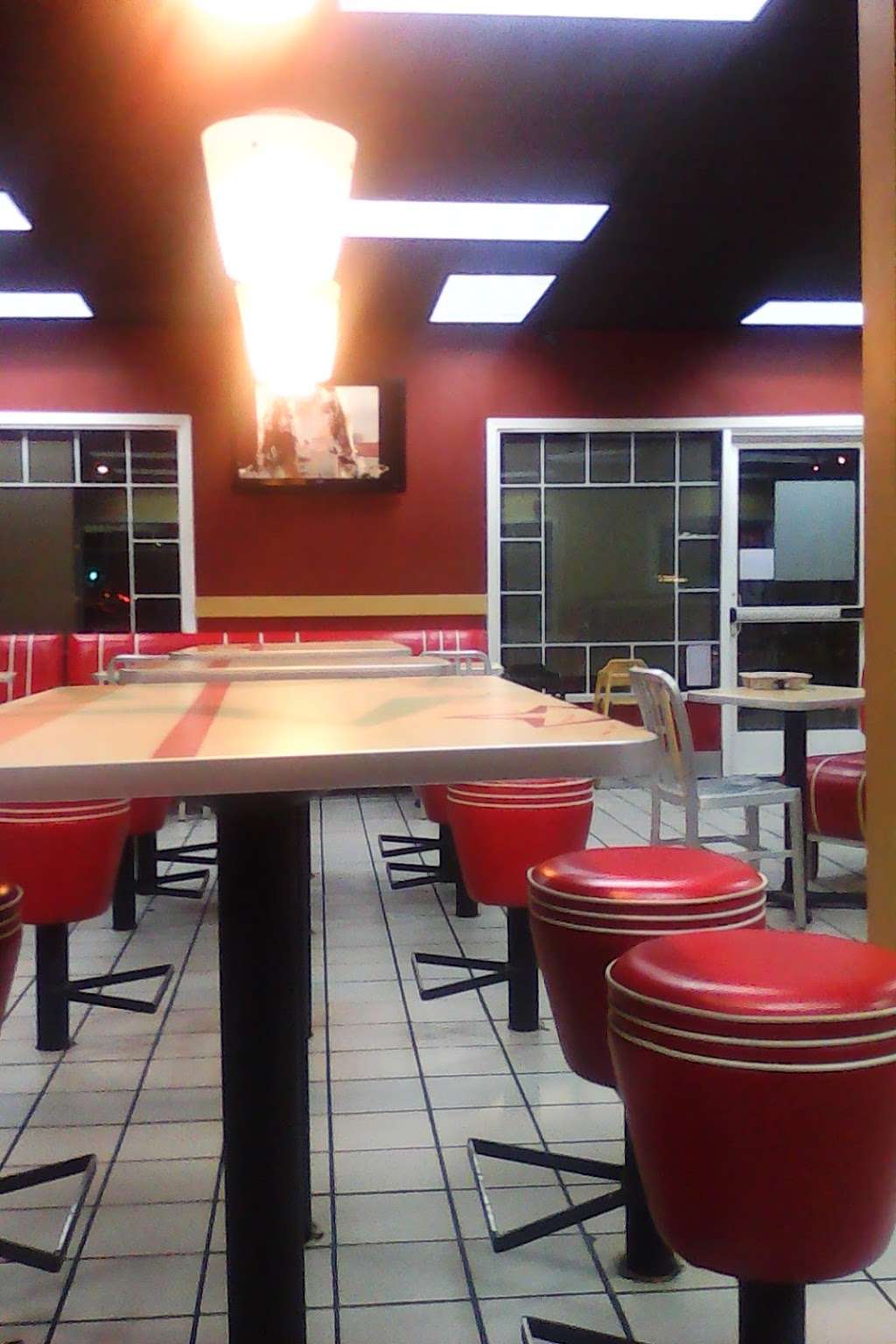 KFC | 1244 S South La Brea Ave, Los Angeles, CA 90019, USA | Phone: (323) 936-8079