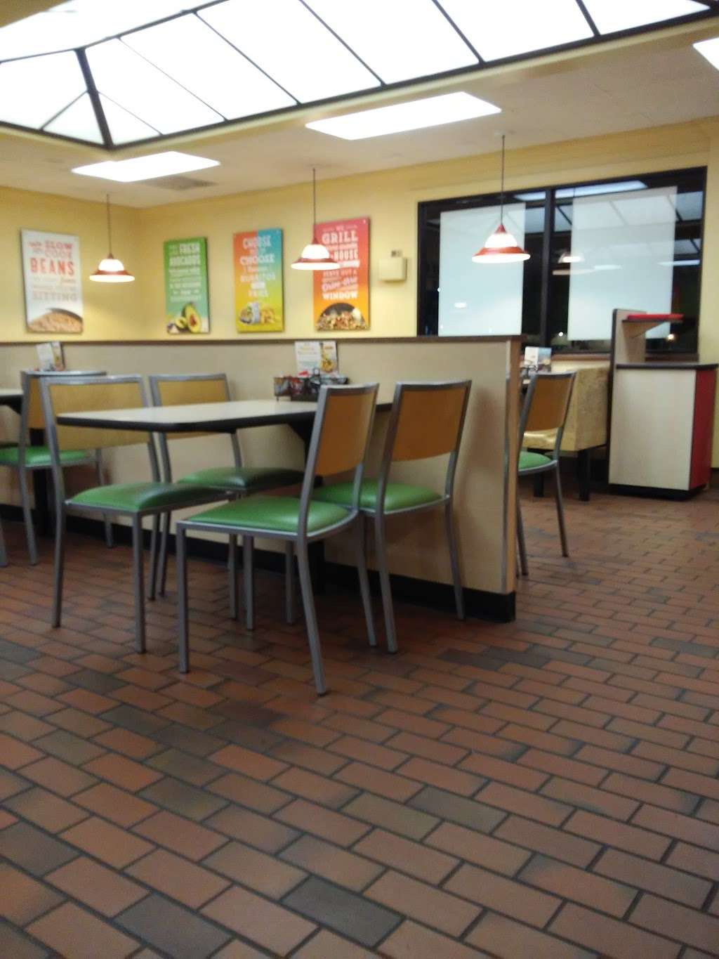 Del Taco | 421 E 4th St, Perris, CA 92570, USA | Phone: (951) 657-9012