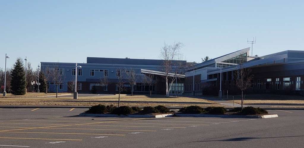 Windham High School | 64 London Bridge Rd, Windham, NH 03087, USA | Phone: (603) 845-1558