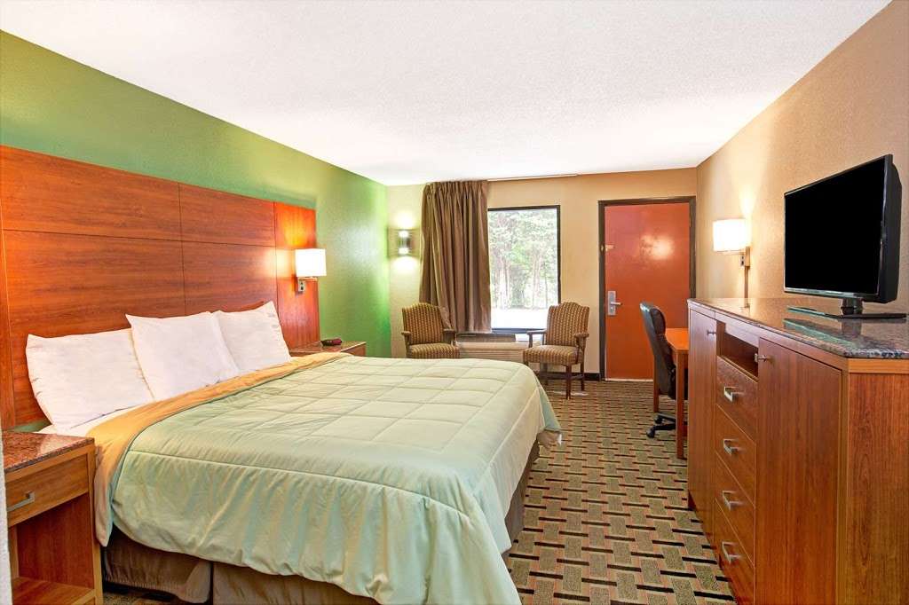 Days Inn by Wyndham Conover-Hickory | 1710 Fairgrove Church Rd SE, Conover, NC 28613, USA | Phone: (828) 465-2378