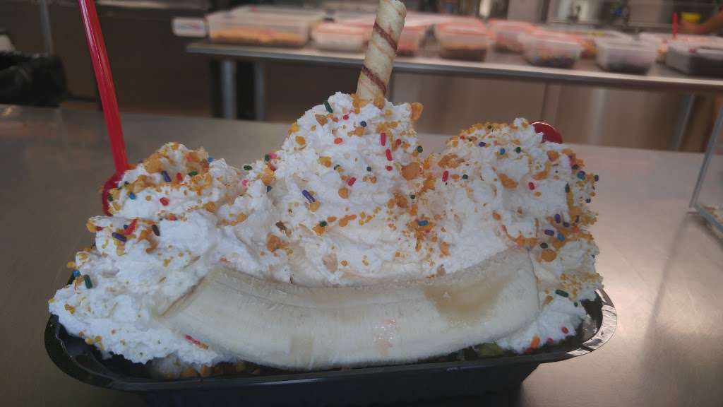 Jay Gees Ice Cream and Fun Center | 602 Lowell St, Methuen, MA 01844, USA | Phone: (978) 689-0456