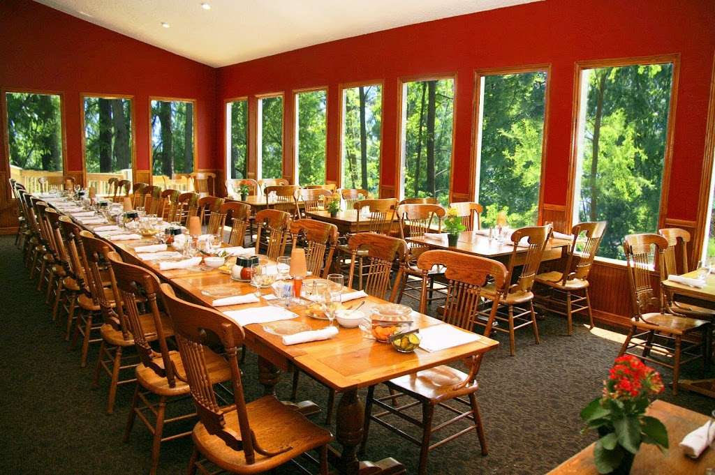Hilltop Restaurant and Herb Garden | 235 Chain-O-Lakes Resort, Cleveland, TX 77327, USA | Phone: (832) 397-4008