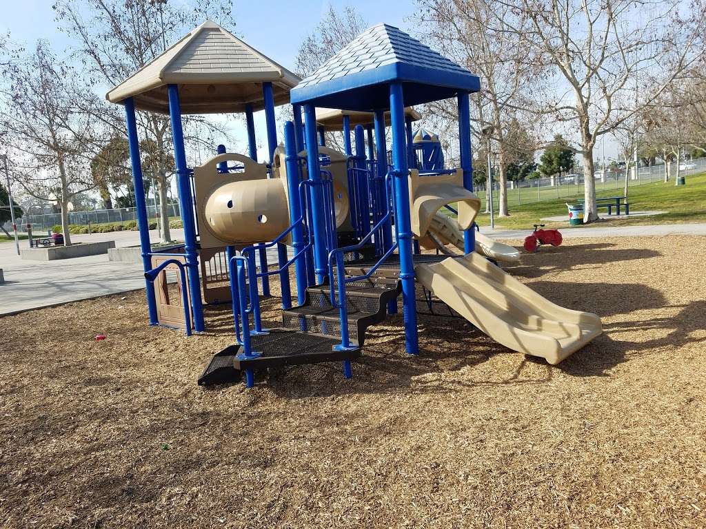 Betsy Ross Park | 1280 W Santa Ana St, Anaheim, CA 92802, USA | Phone: (714) 765-5155