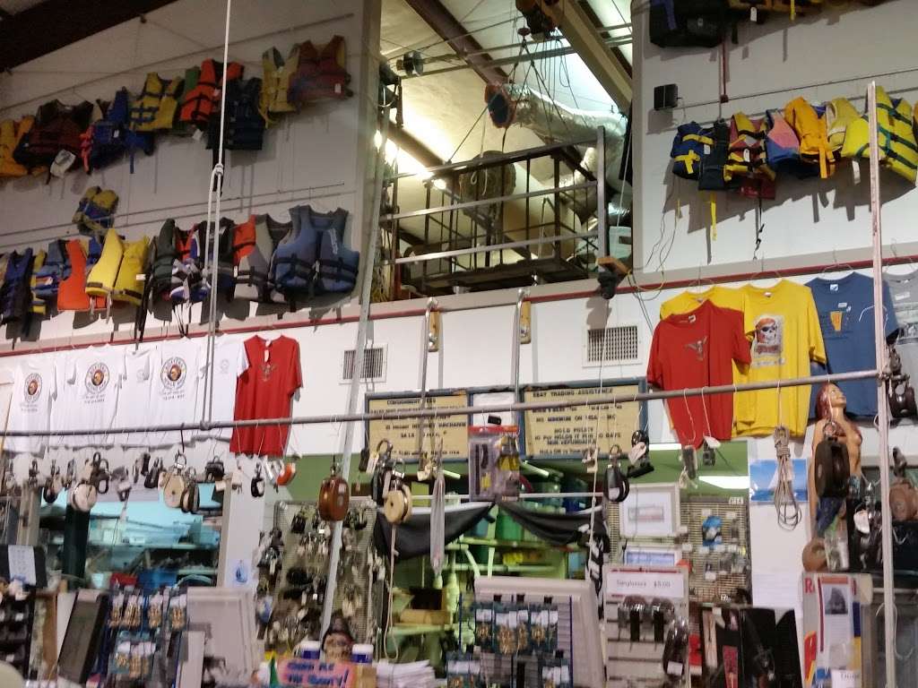 The Boaters Resale Shop of Texas | 2203 Anders Ln, Kemah, TX 77565, USA | Phone: (713) 614-8884