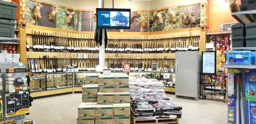 DICKS Sporting Goods | 150 Commerce Blvd, Fairless Hills, PA 19030, USA | Phone: (215) 946-8750