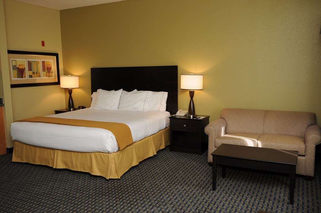 Holiday Inn Express & Suites Phoenix/Chandler (Ahwatukee) | 15221 S 50th St, Phoenix, AZ 85044, USA | Phone: (480) 785-8500