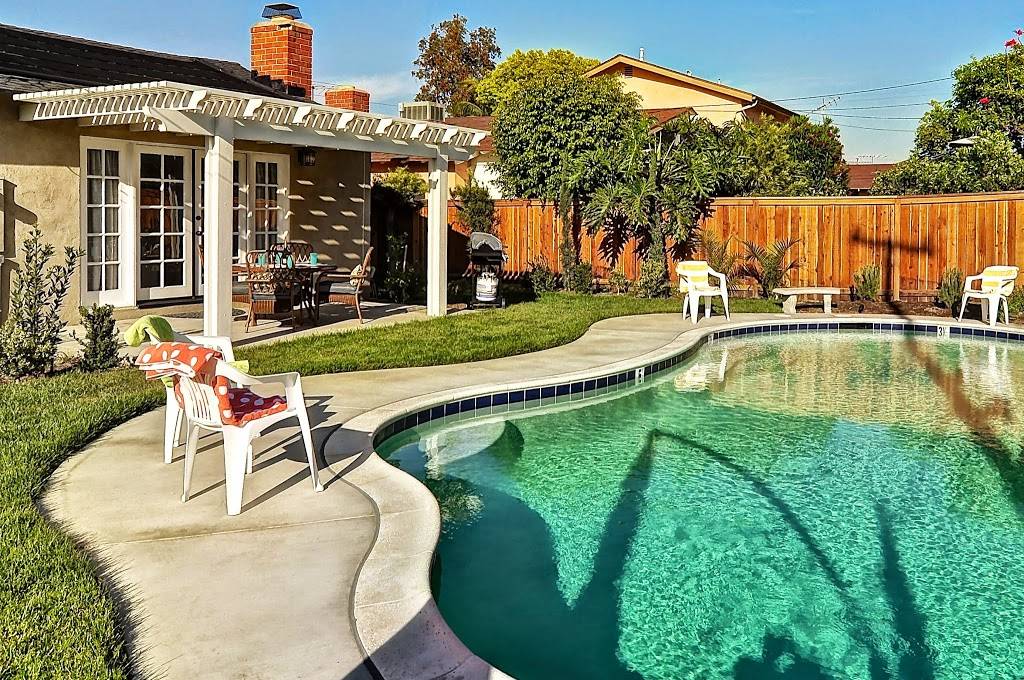 Sun & Splash Anaheim Vacation Home | 1564 W Chanticleer Rd, Anaheim, CA 92802, USA | Phone: (714) 299-6608