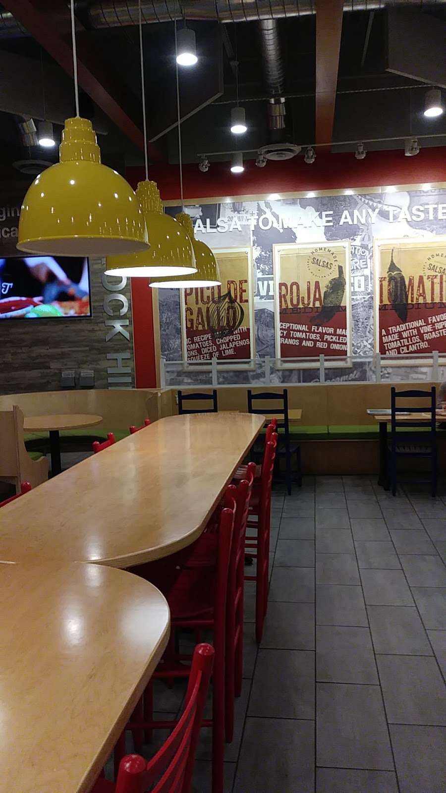 Salsaritas Fresh Mexican Grill | 3267, 295 Herlong Ave #404, Rock Hill, SC 29732, USA | Phone: (803) 999-2447