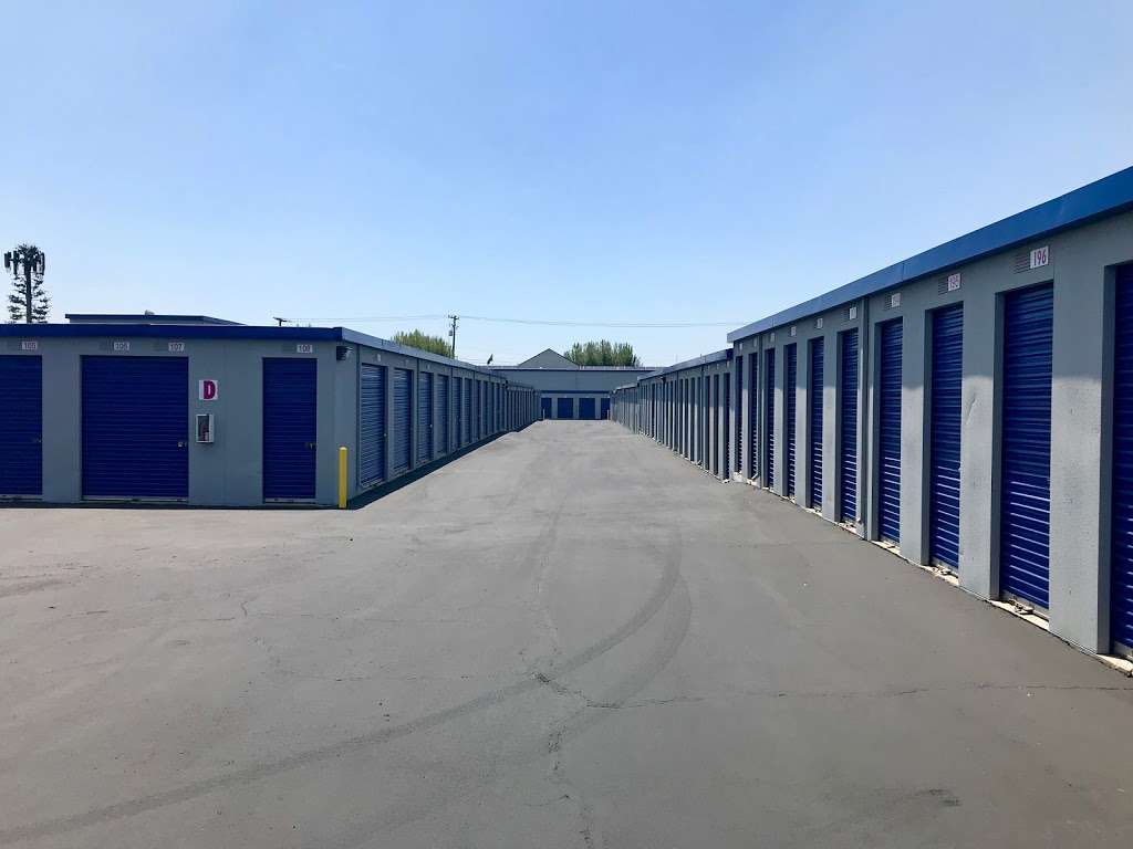 A-American Self Storage | 220 W Valley Blvd, Rialto, CA 92376 | Phone: (909) 757-1145