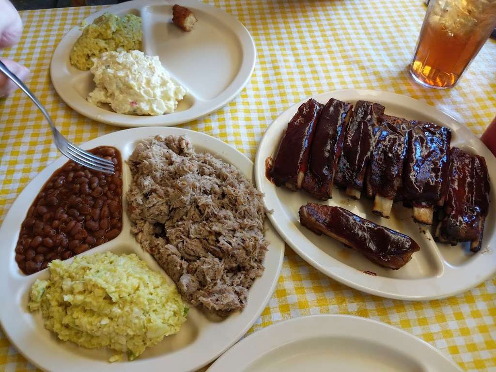 Bubbas Barbecue | 4400 Sunset Rd, Charlotte, NC 28216 | Phone: (704) 393-2000