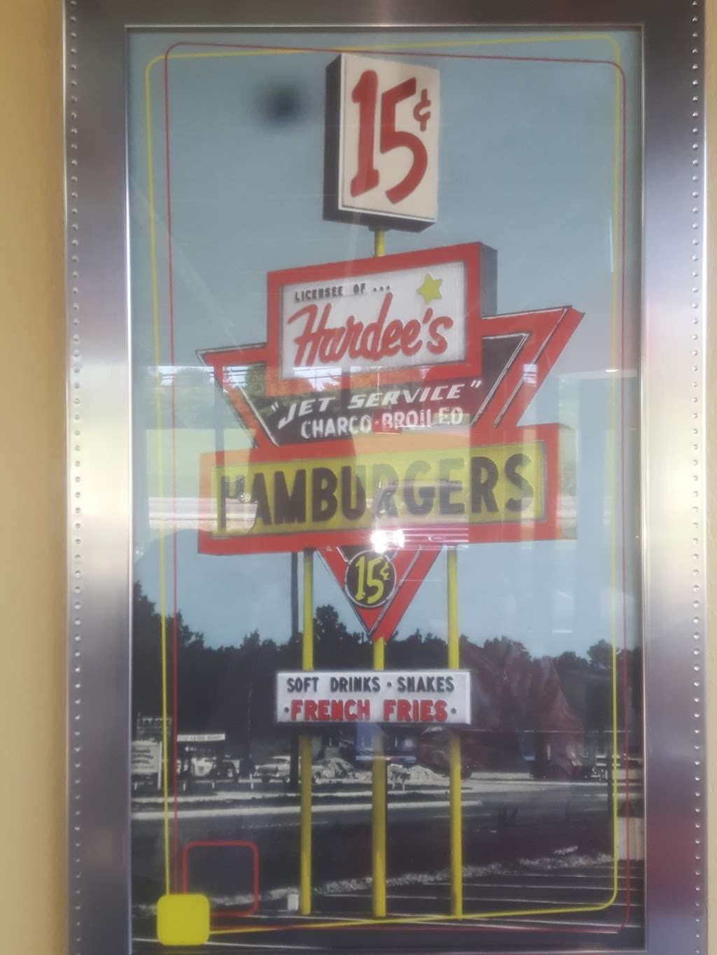 Hardees | 500 N Main St, Spring Grove, PA 17362, USA | Phone: (717) 225-3496