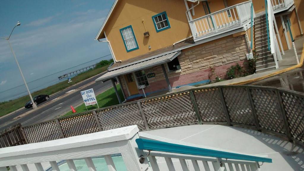 Bay Shore Inn | 4349 Ocean Dr, Corpus Christi, TX 78412, USA | Phone: (361) 852-2126