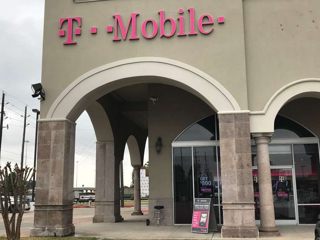 T-Mobile | 14755 N Fwy Service Rd, Houston, TX 77090 | Phone: (281) 377-5578