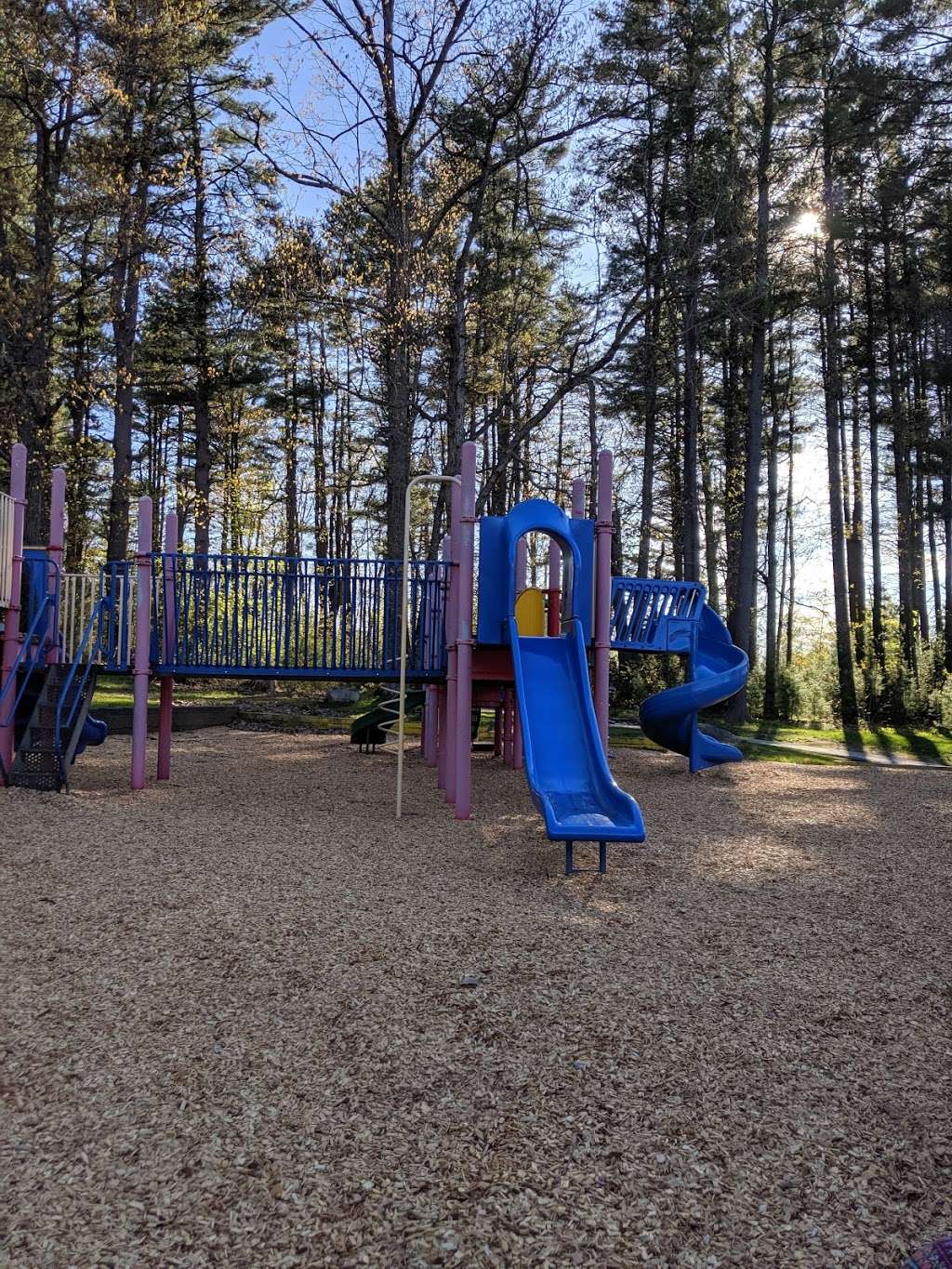 Alexander Carr Park | 28 Pierce Ave, Derry, NH 03038, USA | Phone: (603) 432-6100