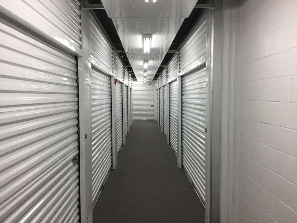 Life Storage | 1400 S Skokie Hwy, Lake Forest, IL 60045 | Phone: (847) 230-4982