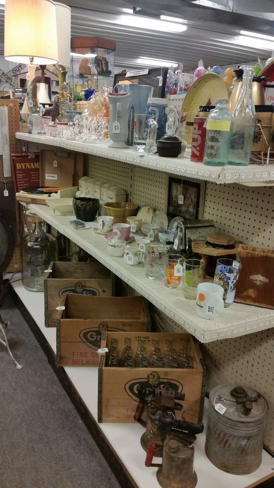 Sugar Creek Antiques Mall | 17900 W National Ave, New Berlin, WI 53146, USA | Phone: (262) 971-0066