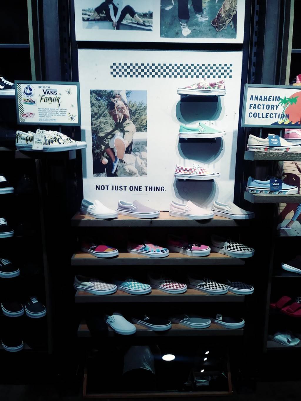 Vans | 2052B Brea Mall, Brea, CA 92821, USA | Phone: (714) 255-1108