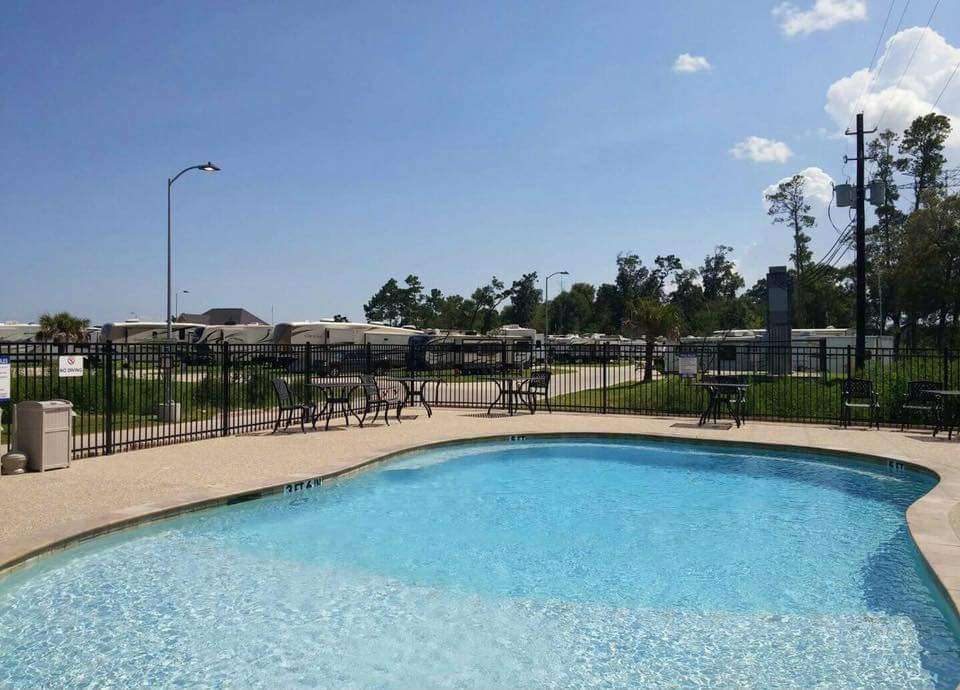 Bayou Bend RV Resort | 10220 E Freeway Service Rd, Baytown, TX 77521, USA | Phone: (281) 867-7702