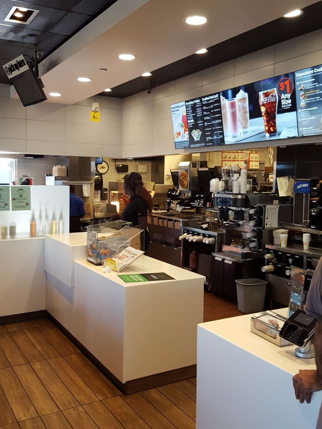 McDonalds | 8620 W Cheyenne Ave, Las Vegas, NV 89129, USA | Phone: (702) 998-5001