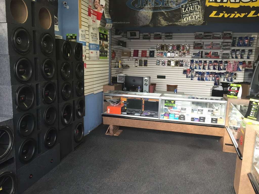Exclusive sound | 148 West 38th Street, Indianapolis, IN 46208, USA | Phone: (317) 728-6164
