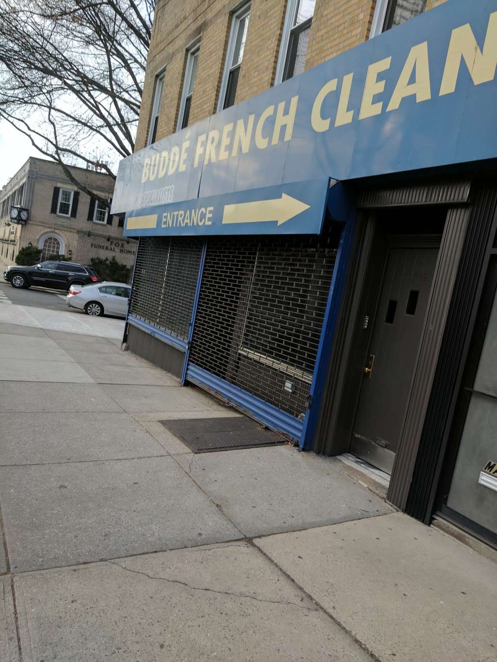 Budde French Cleaners Inc | 107-11 Metropolitan Ave, Forest Hills, NY 11375, USA | Phone: (718) 263-7474