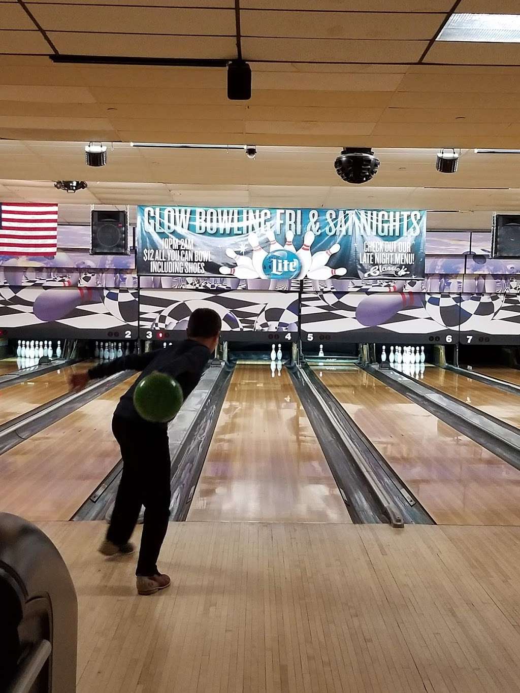 Classic Lanes Greenfield | 5404 W Layton Ave, Milwaukee, WI 53220, USA | Phone: (414) 282-6400