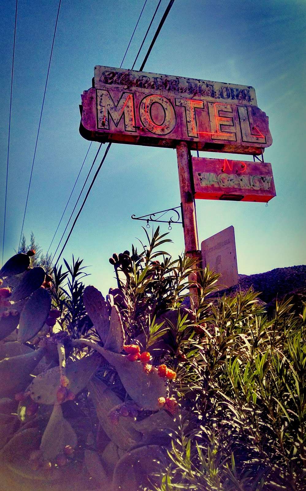 Sierra Pelona Motel | 12117 Sierra Hwy, Santa Clarita, CA 91390 | Phone: (661) 252-1700