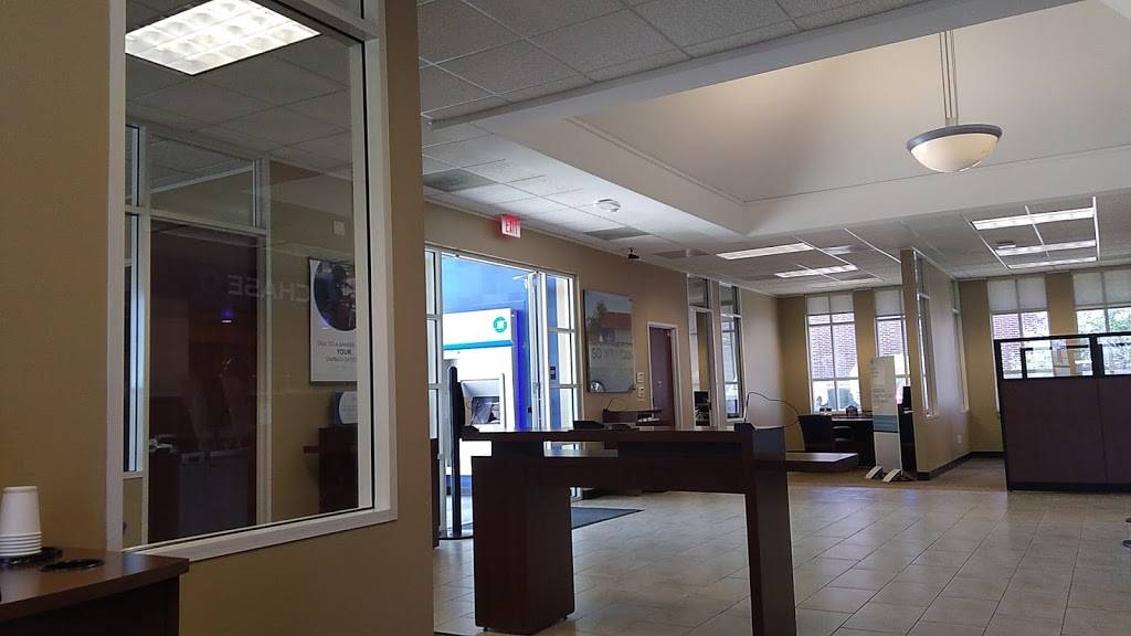 Chase Bank | 3980 S Carrier Pkwy, Grand Prairie, TX 75052, USA | Phone: (972) 264-3416