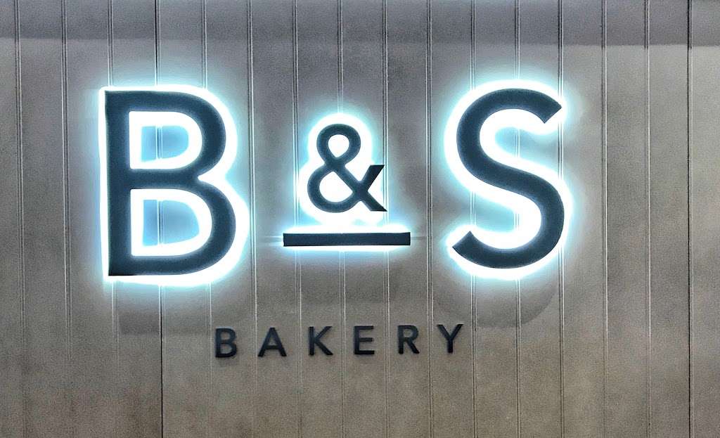 B & S Bakery | 1500 Orange Ave, Coronado, CA 92118, USA | Phone: (619) 435-6611