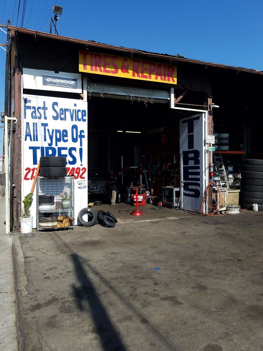 Lopez Y Lopez Road Tire Services | 2301 E Olympic Blvd, Los Angeles, CA 90021, USA | Phone: (213) 760-7492