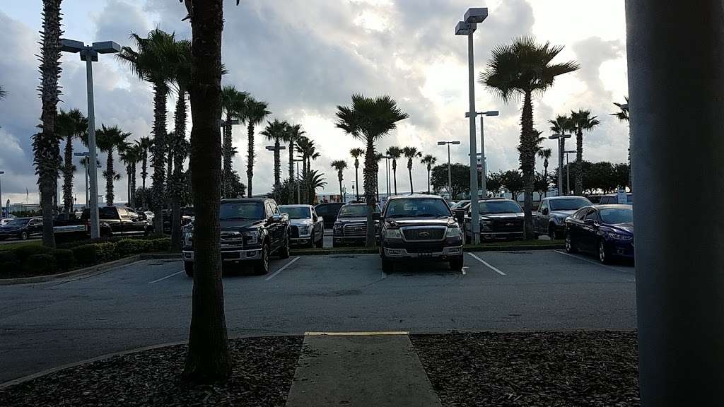 Quick Lane at Gary Yeomans Ford Lincoln | 1420 Tomoka Farms Rd, Daytona Beach, FL 32124, USA | Phone: (386) 274-6788