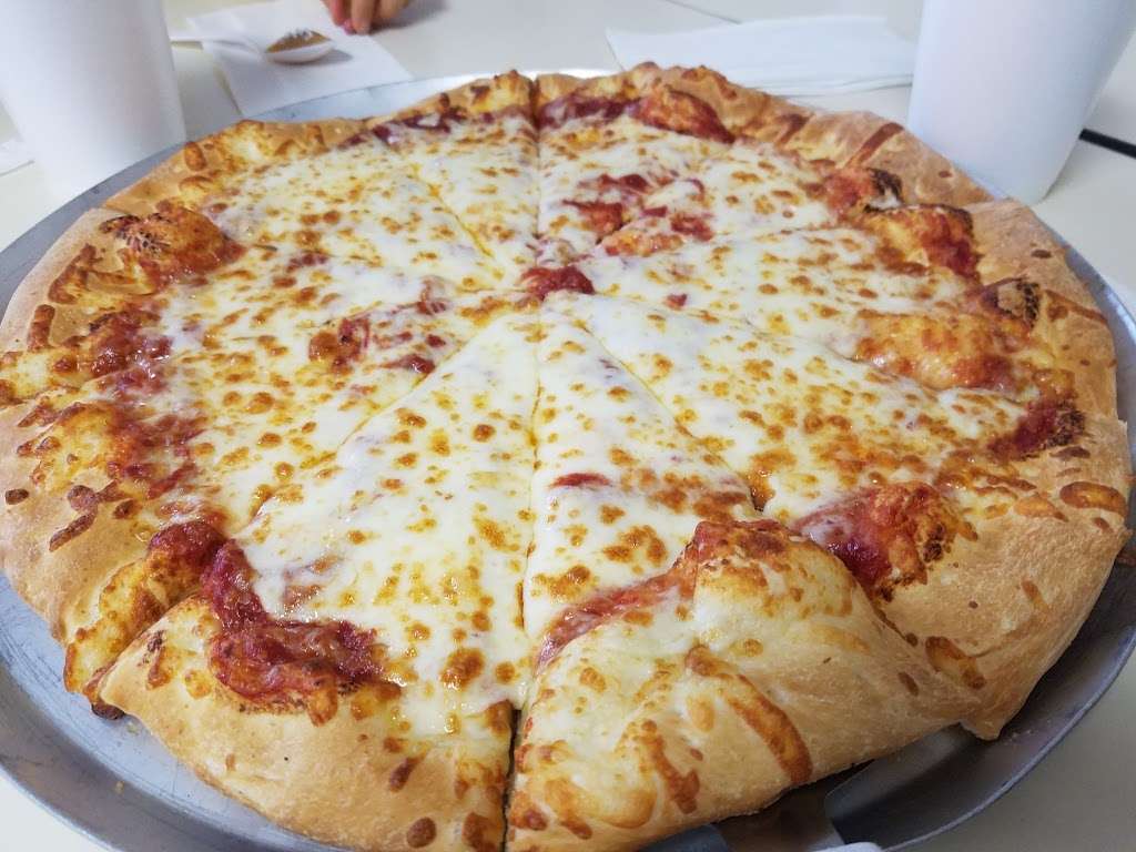 Papas Pizza To Go | 201-C Island Ford Rd, Maiden, NC 28650, USA | Phone: (828) 428-0507