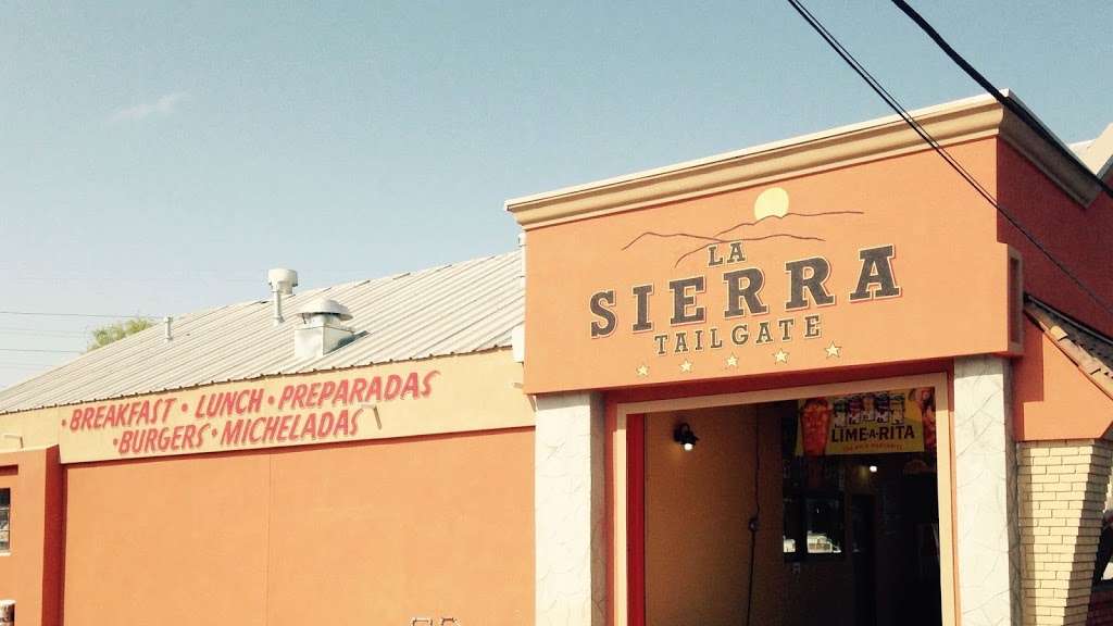 La Sierra Tailgate | 2400 Market St, Baytown, TX 77520, USA | Phone: (281) 838-8350