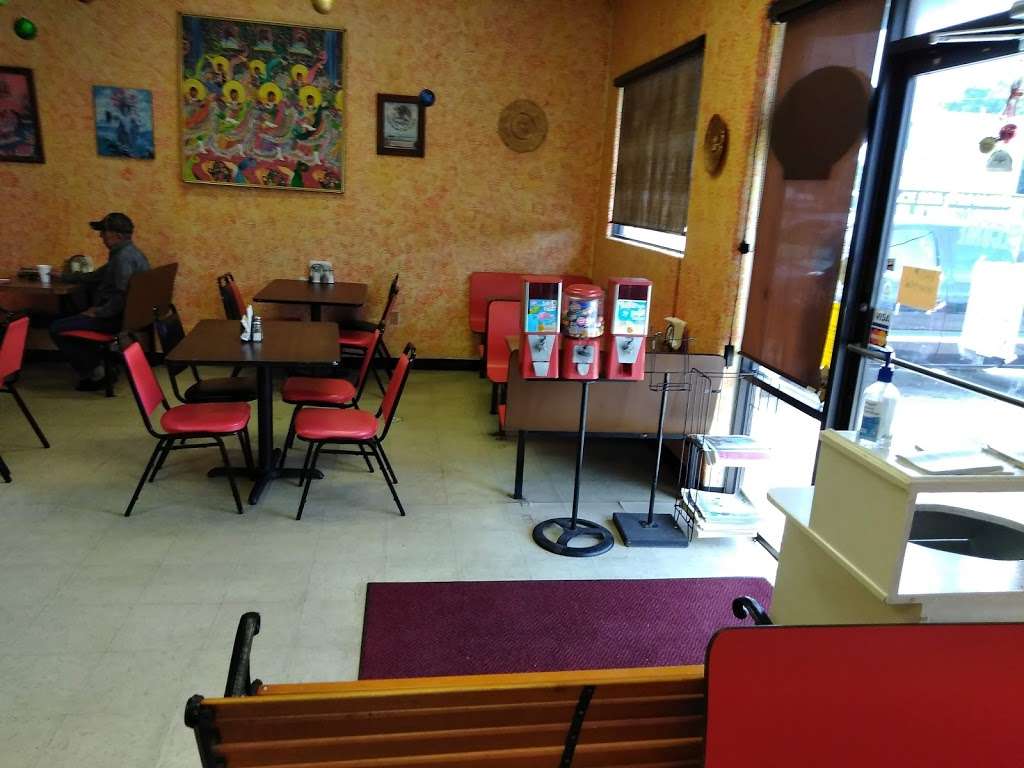 AHOT Taqueria | 500 W Mulberry St, Angleton, TX 77515 | Phone: (979) 848-2240