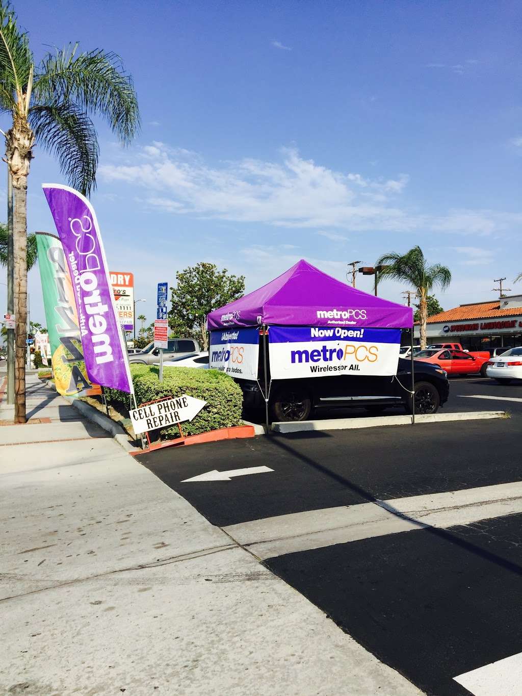 Metro by T-Mobile | 1718 W Chapman Ave, Orange, CA 92868, USA | Phone: (657) 236-4535