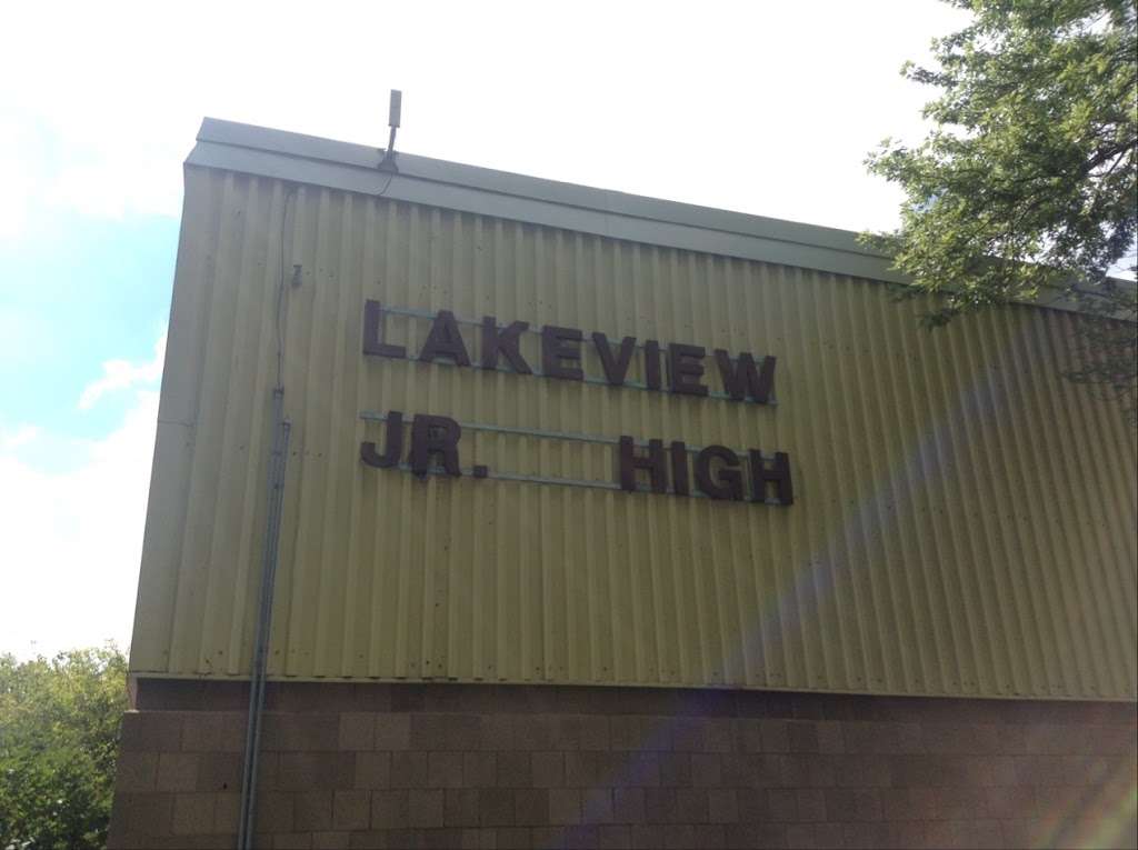 Lakeview Junior High School | 701 Plainfield Rd, Downers Grove, IL 60516 | Phone: (630) 985-2700