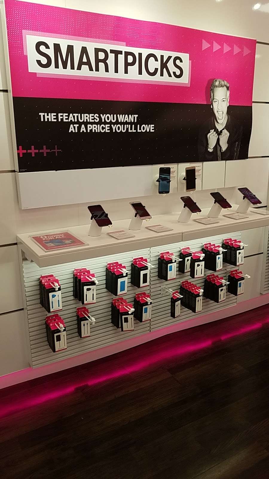 T-Mobile | 1832 Stefko Blvd Unit 10, Bethlehem, PA 18017, USA | Phone: (484) 626-0440