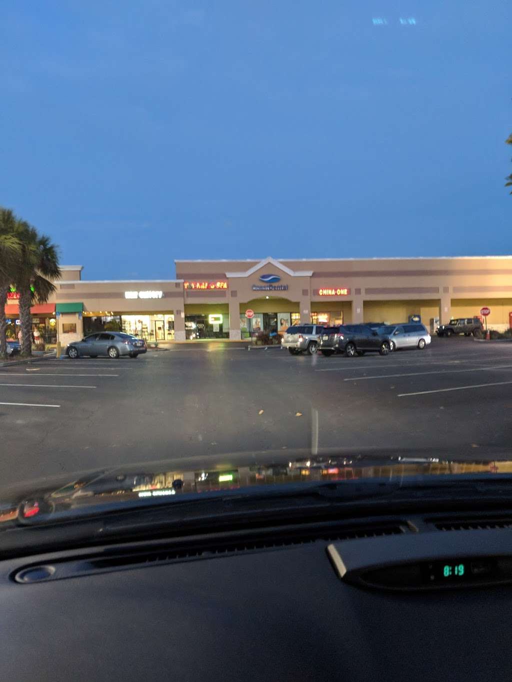 Lockwood Village Shopping Center | 1009 Lockwood Blvd, Oviedo, FL 32765, USA | Phone: (407) 977-6464