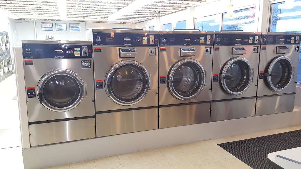 Holiday Laundromat 24hr Coin Op & Wash/Dry/Fold | 3609 52nd St, Kenosha, WI 53144, USA | Phone: (262) 818-6250