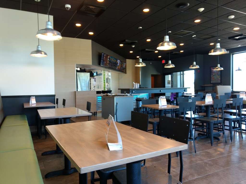 Taco Bell | 501 Bob Blair Rd, Minooka, IL 60447, USA | Phone: (815) 467-7716