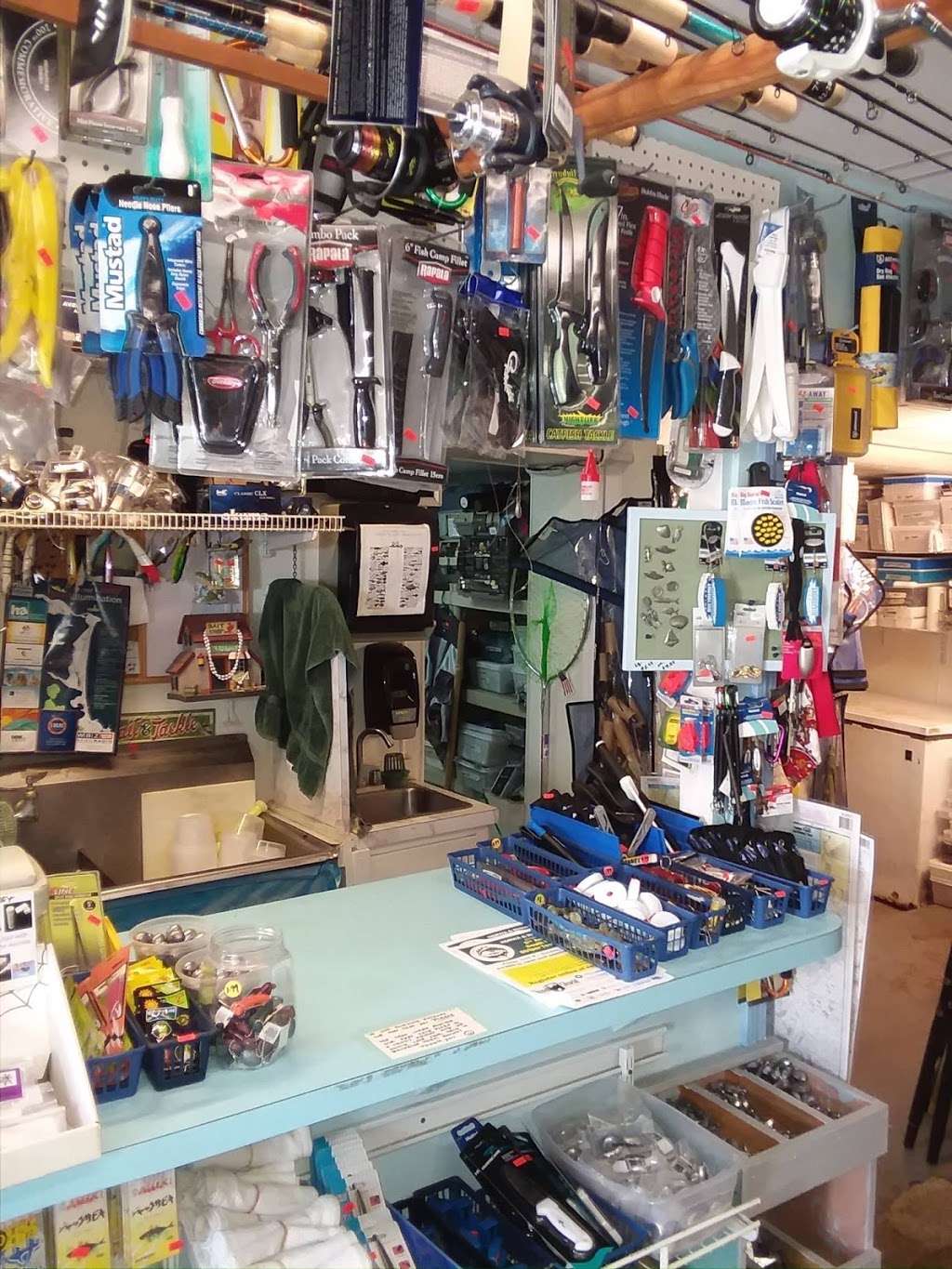 Hull Bait & Tackle | 288 Atlantic Ave, Hull, MA 02045, USA | Phone: (781) 925-4667