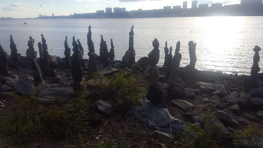 Balanced Rock Statues | New York, NY 10032, USA
