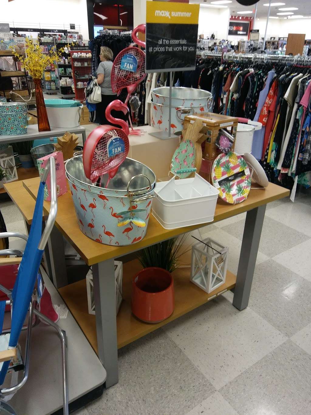 T.J. Maxx | 198 Retail Commons Pkwy, Martinsburg, WV 25403, USA | Phone: (304) 262-0434