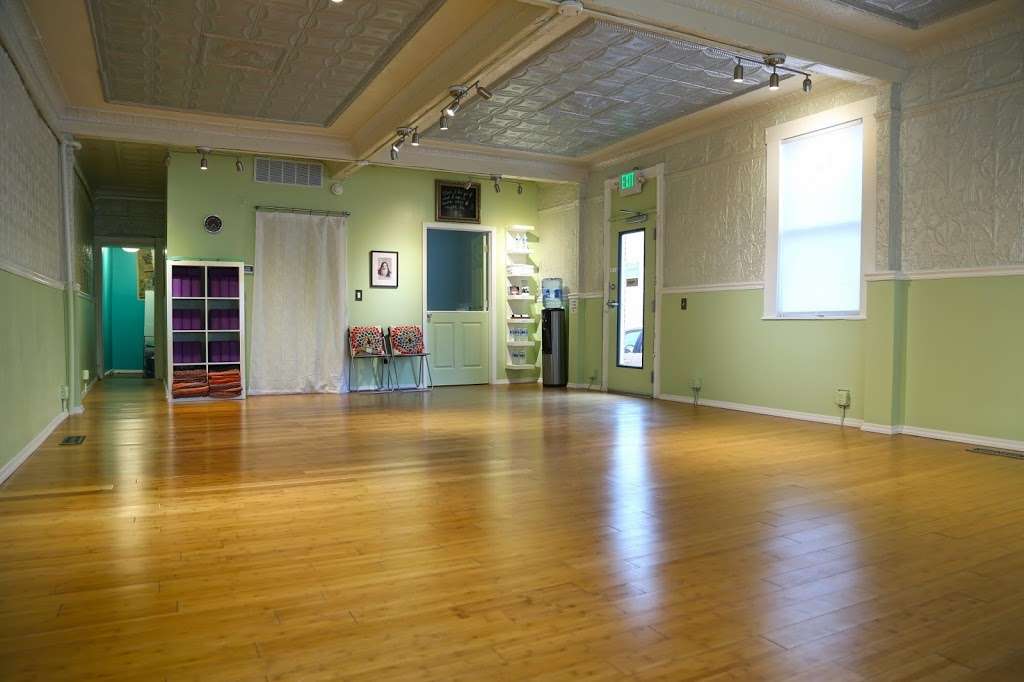 BambooMoves Yoga | 1624 E Fort Ave, Baltimore, MD 21230, USA | Phone: (443) 873-7902