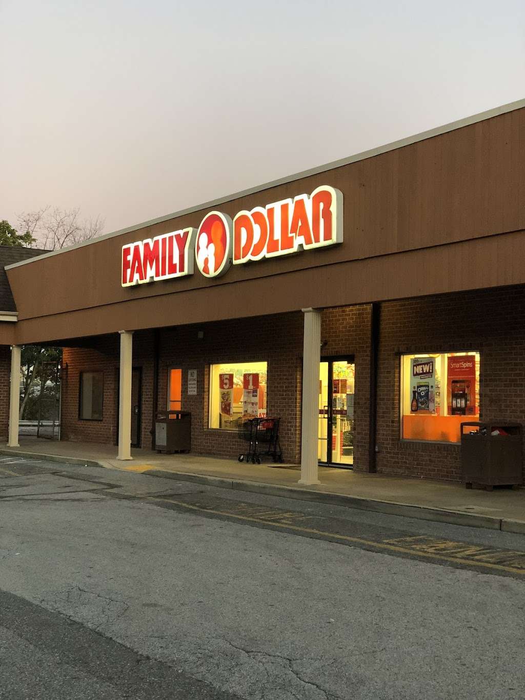 Family Dollar | 120 W 1st Ave, Parkesburg, PA 19365, USA | Phone: (610) 857-3392