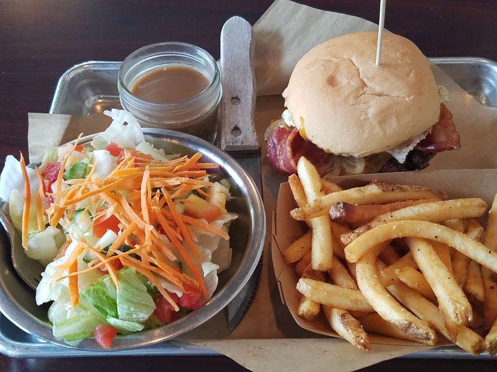 CRAFTY BURGR N Tap | 17015 Kenton Dr, Cornelius, NC 28031, USA | Phone: (704) 997-5388